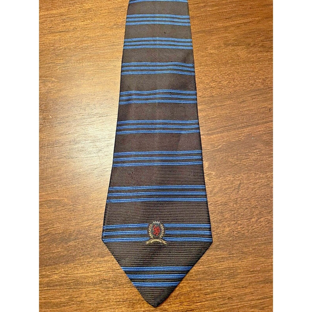 TOMMY HILFIGER - MENS 100% SILK TIE - BLUE/BLACK STRIPES - Logo